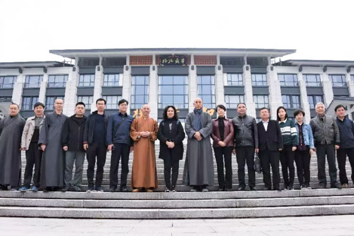 洛阳市宗教中国化研究考察学习团抵达我院进行参访交流