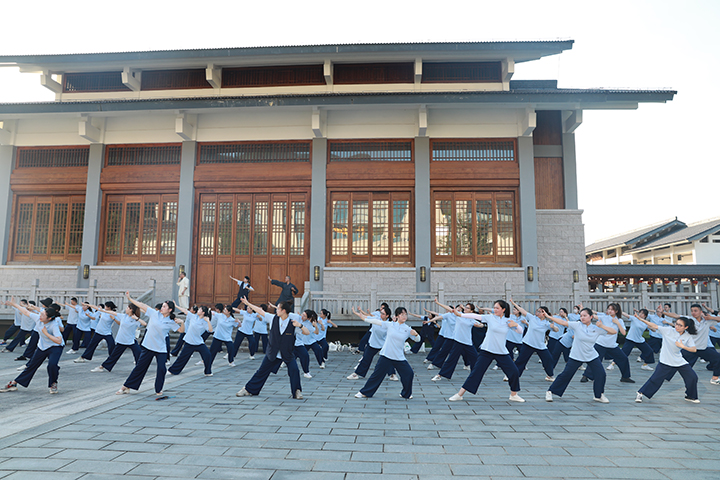 我院“智慧人生”国学班传统武术